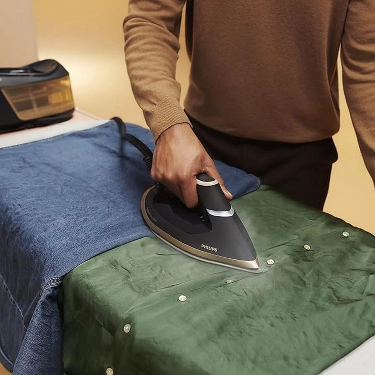 اتو مخزن دار فیلیپس مدل PSG6064