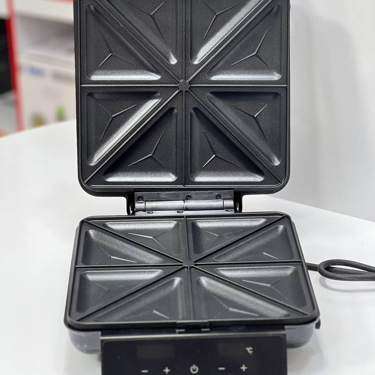 ساندویچ ساز برند بلک کوکر مدل 790