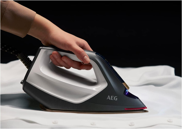 اتو مخزن دار آاگ مدل ST8-1-8EGM