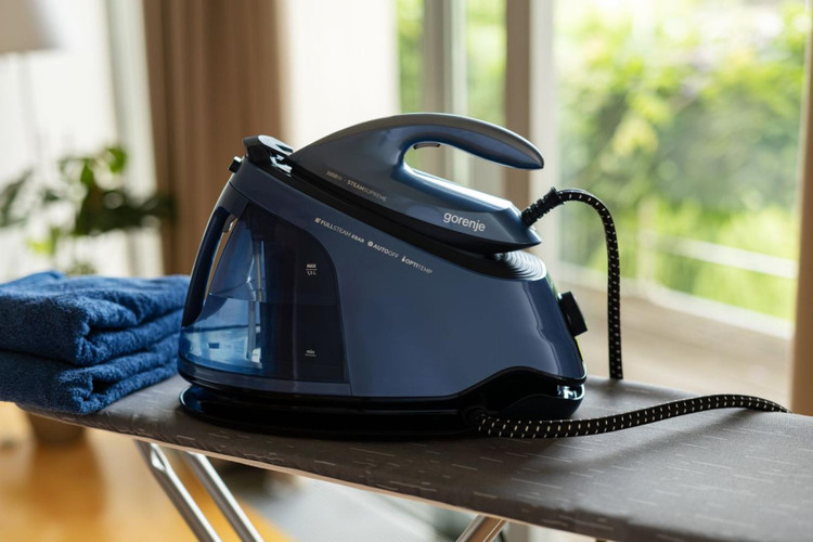 اتو مخزن دار گرنیه مدل SGD3000BBK